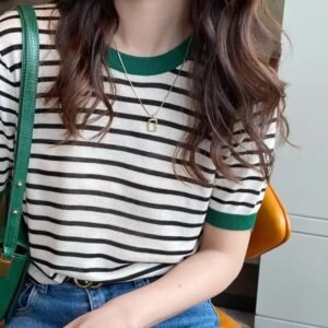 تيشيرت مخطط برقبه مستديره